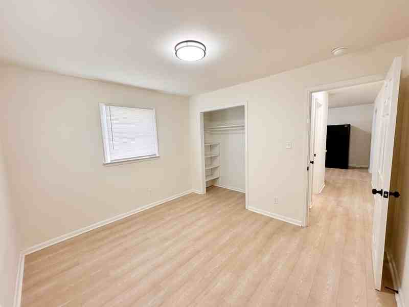 819 Dana Pl - Photo 6 of 7