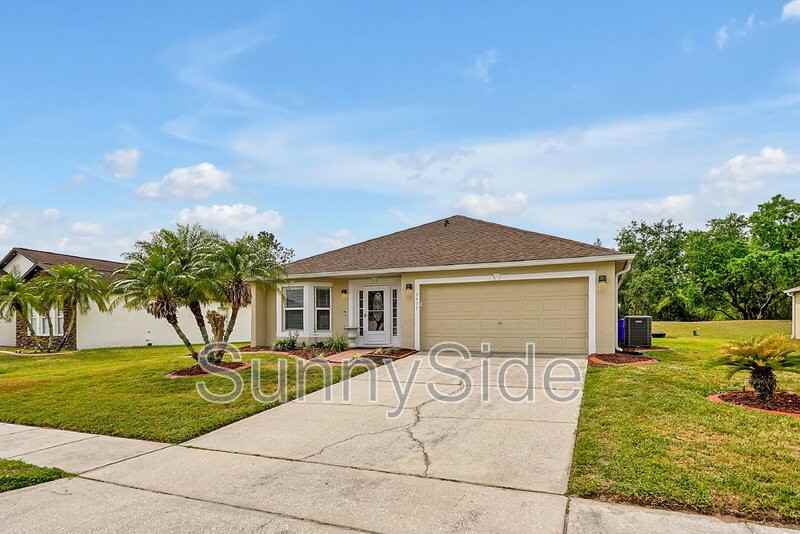 2431 Marcasite Loop - Photo 2 of 49