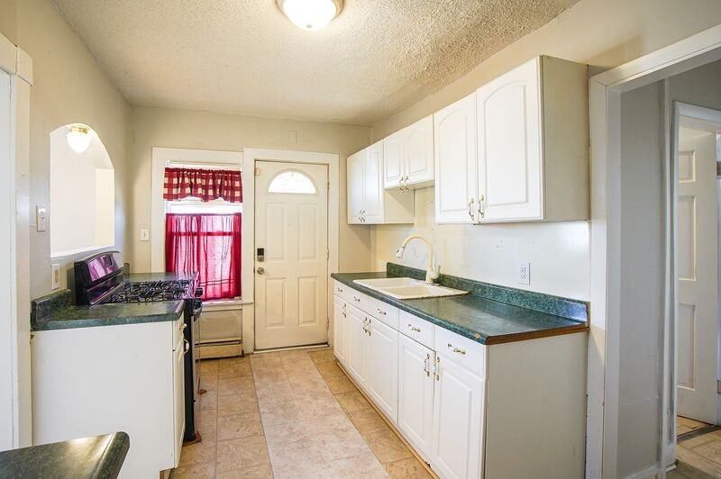 31 Worcester Ave #2 - Photo 3 of 9