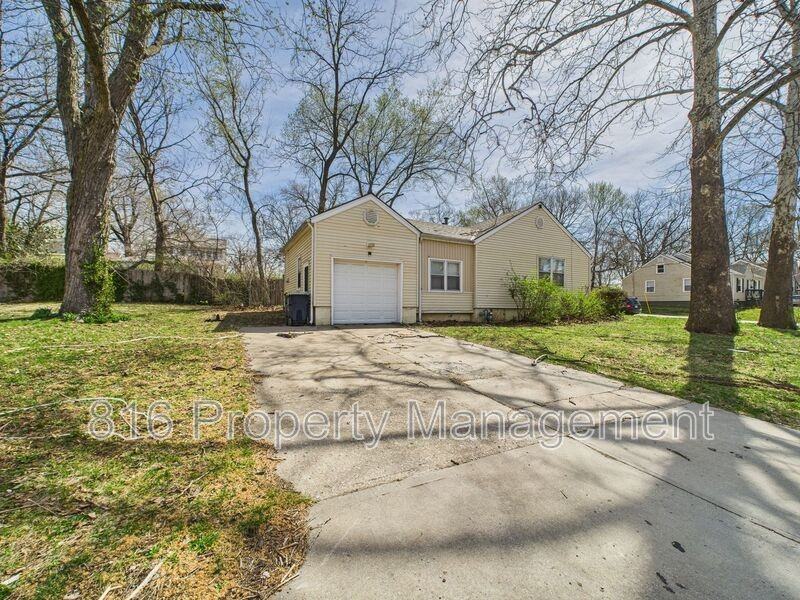 1400 E 81st St - Photo 2 of 12