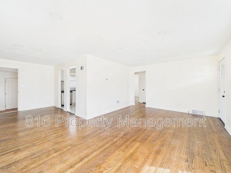 1400 E 81st St - Photo 3 of 12