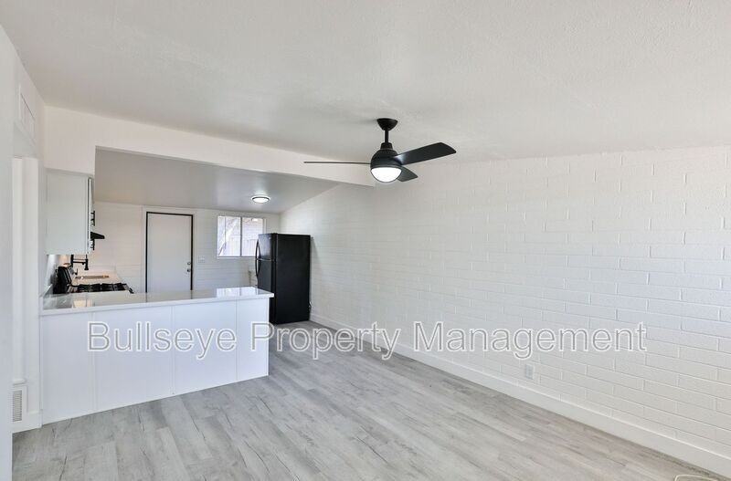 621 S California St #A - Photo 6 of 21