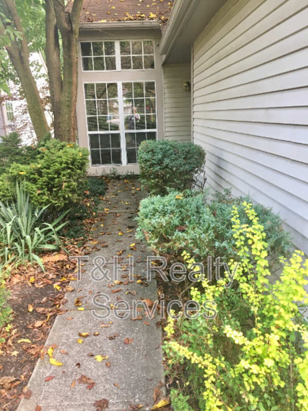 6410 Bayside North Dr - Photo 3 of 23