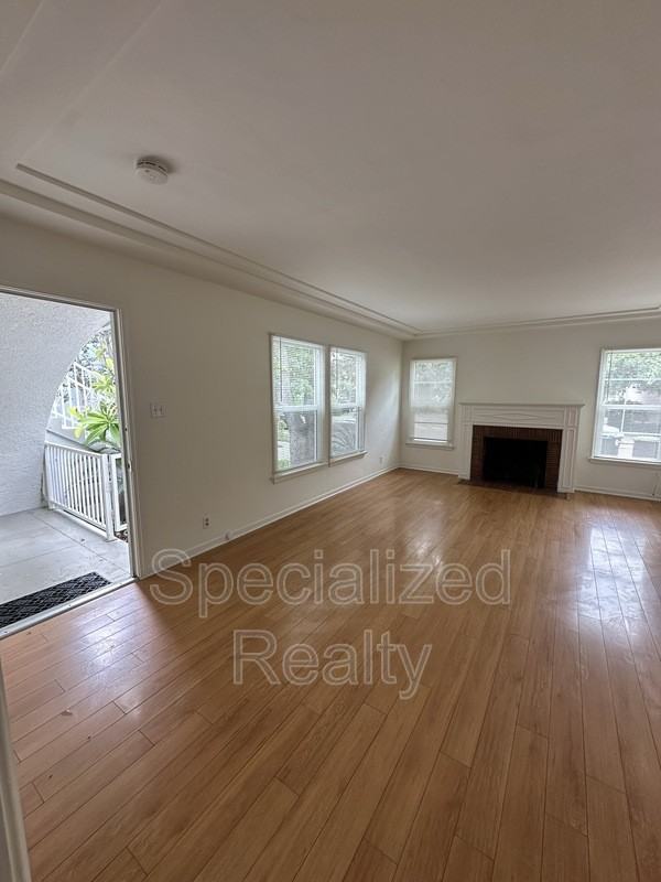 769 E Doran St - Photo 3 of 16