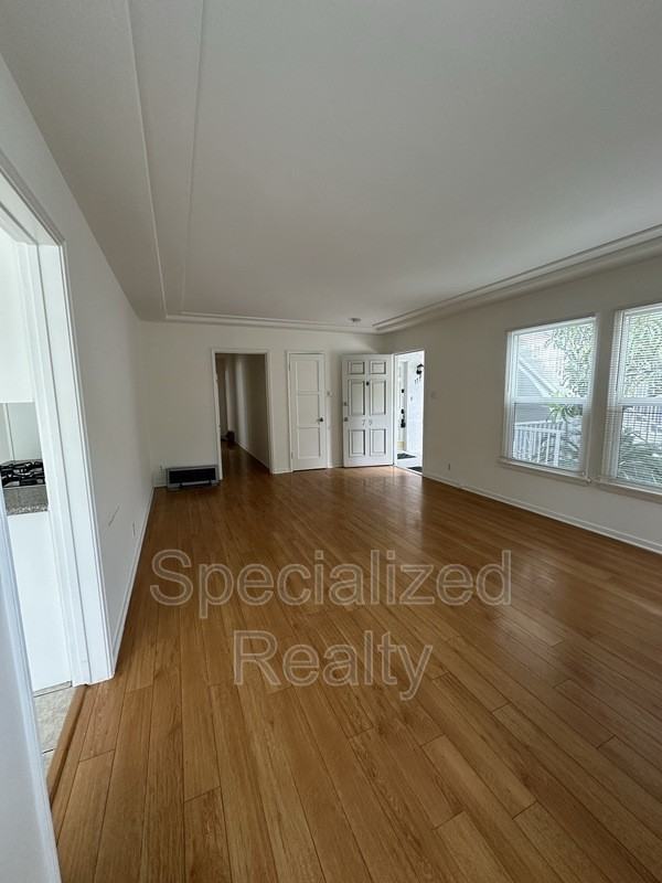 769 E Doran St - Photo 4 of 16