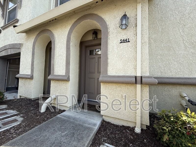 5441 Tares Cir - Photo 3 of 35