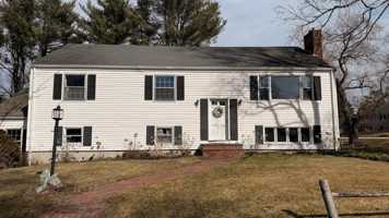 featured image of 20 Olde Colony Ln