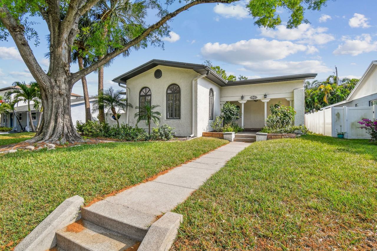 3120 S Julia Cir - Photo 2 of 50