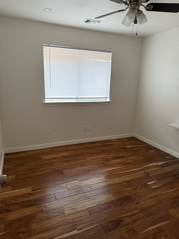 912 Smokerise Cir #NA - Photo 6 of 15