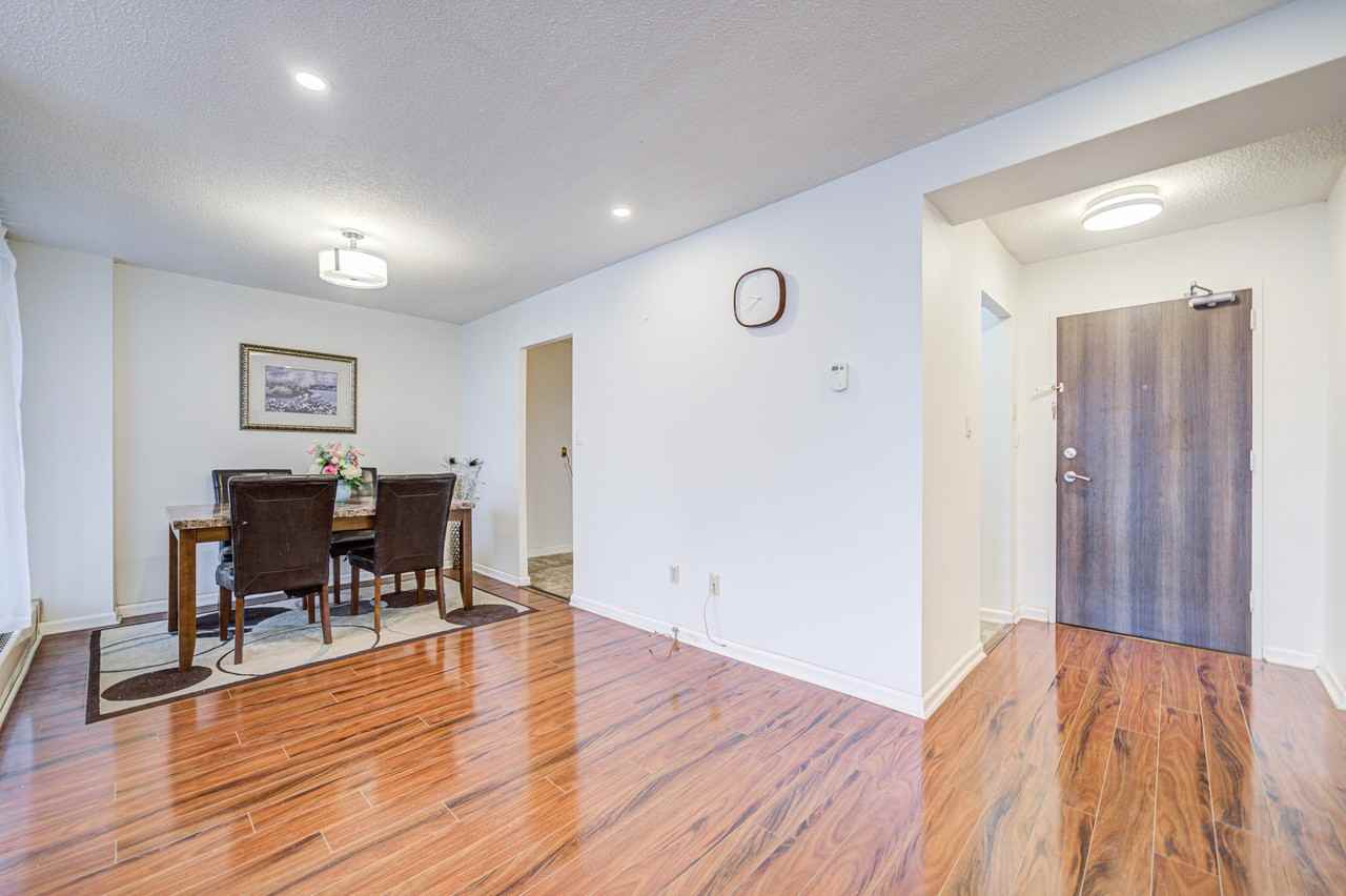 2556 Argyle Road - Photo 3 of 9