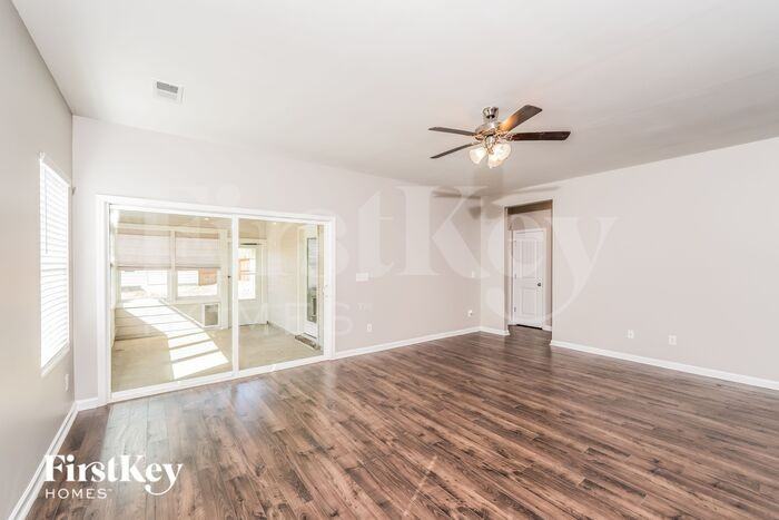 1086 Mountain Laurel Cir - Photo 3 of 16