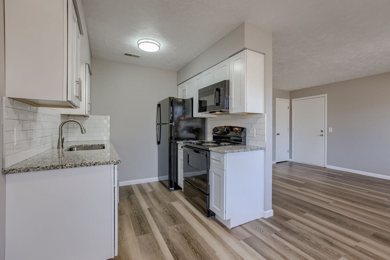 8005 South 48th Avenue*** - Photo 2 of 25