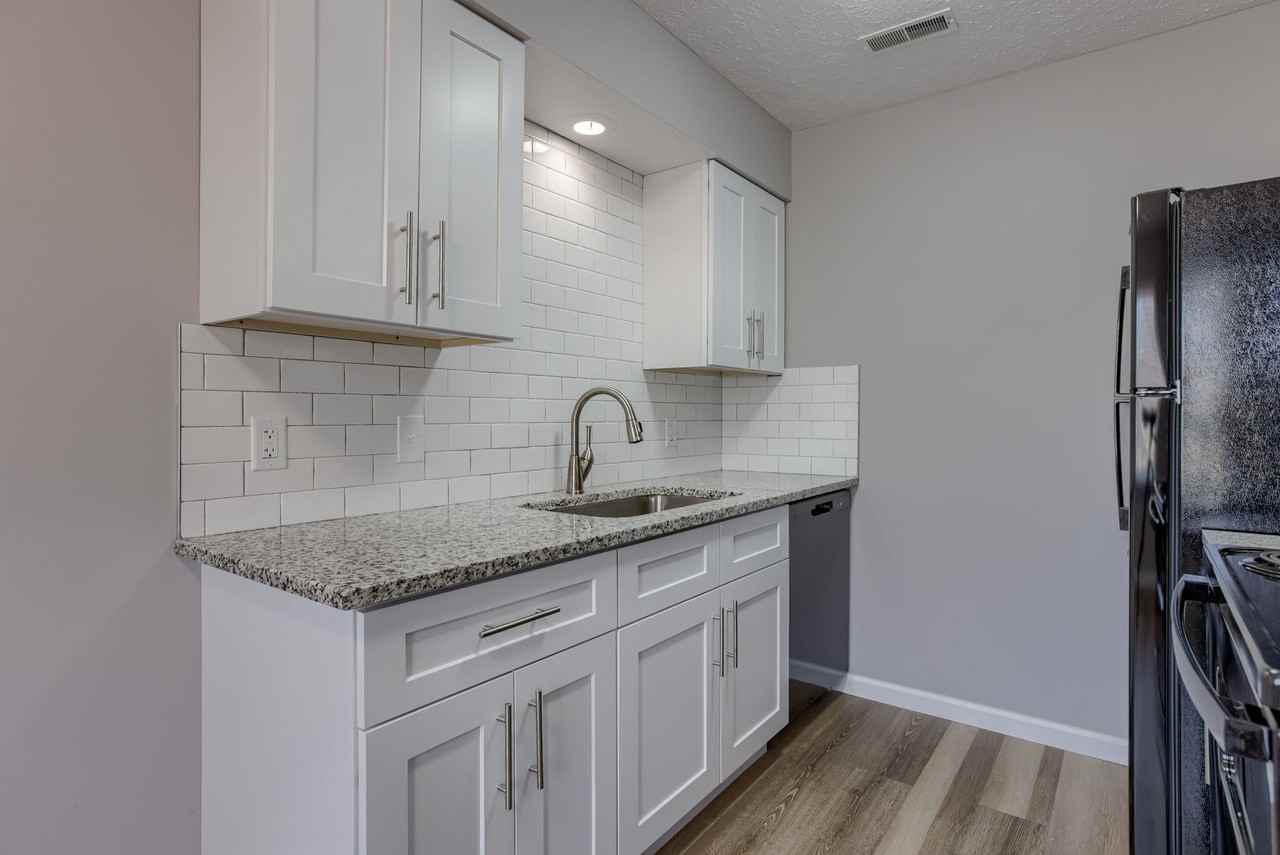 8005 South 48th Avenue*** - Photo 3 of 25