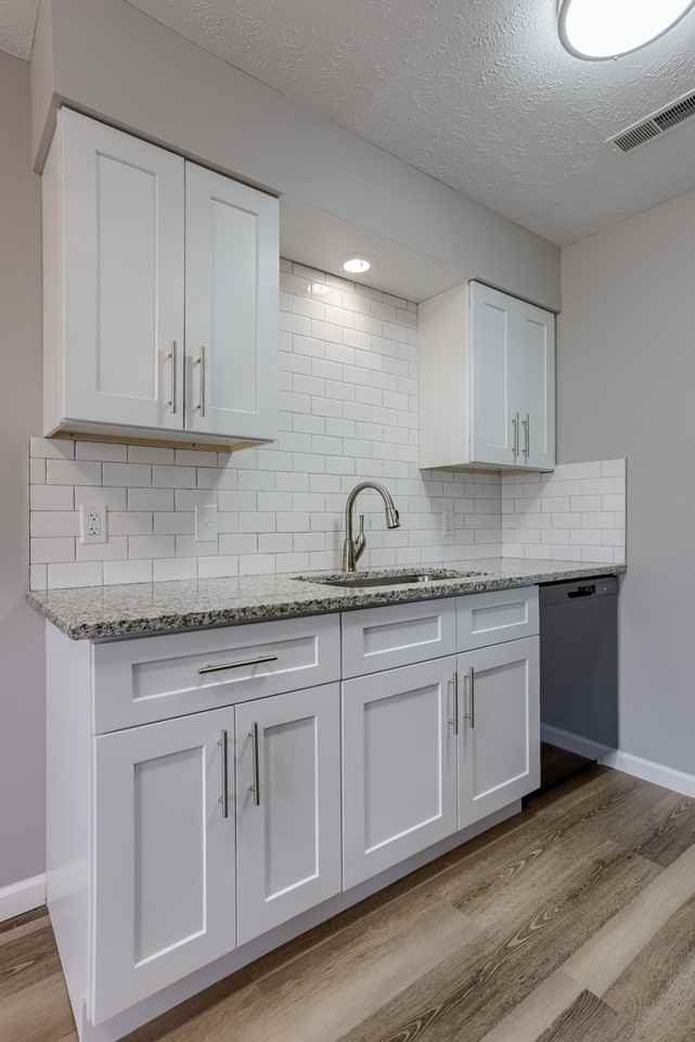 8005 South 48th Avenue*** - Photo 4 of 25
