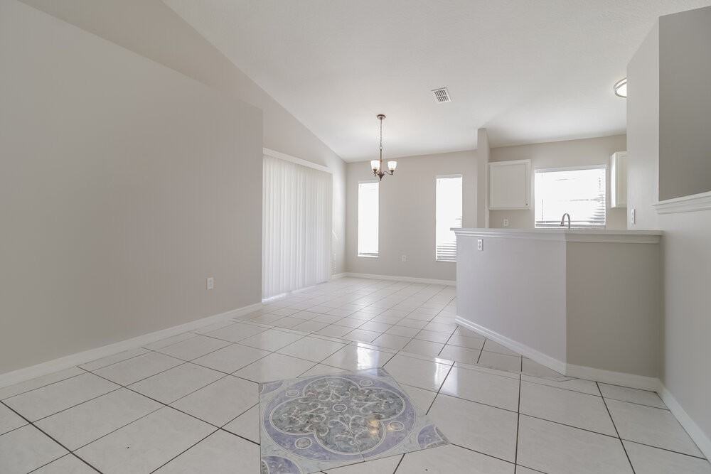 310 Seville Pointe Ave - Photo 3 of 16