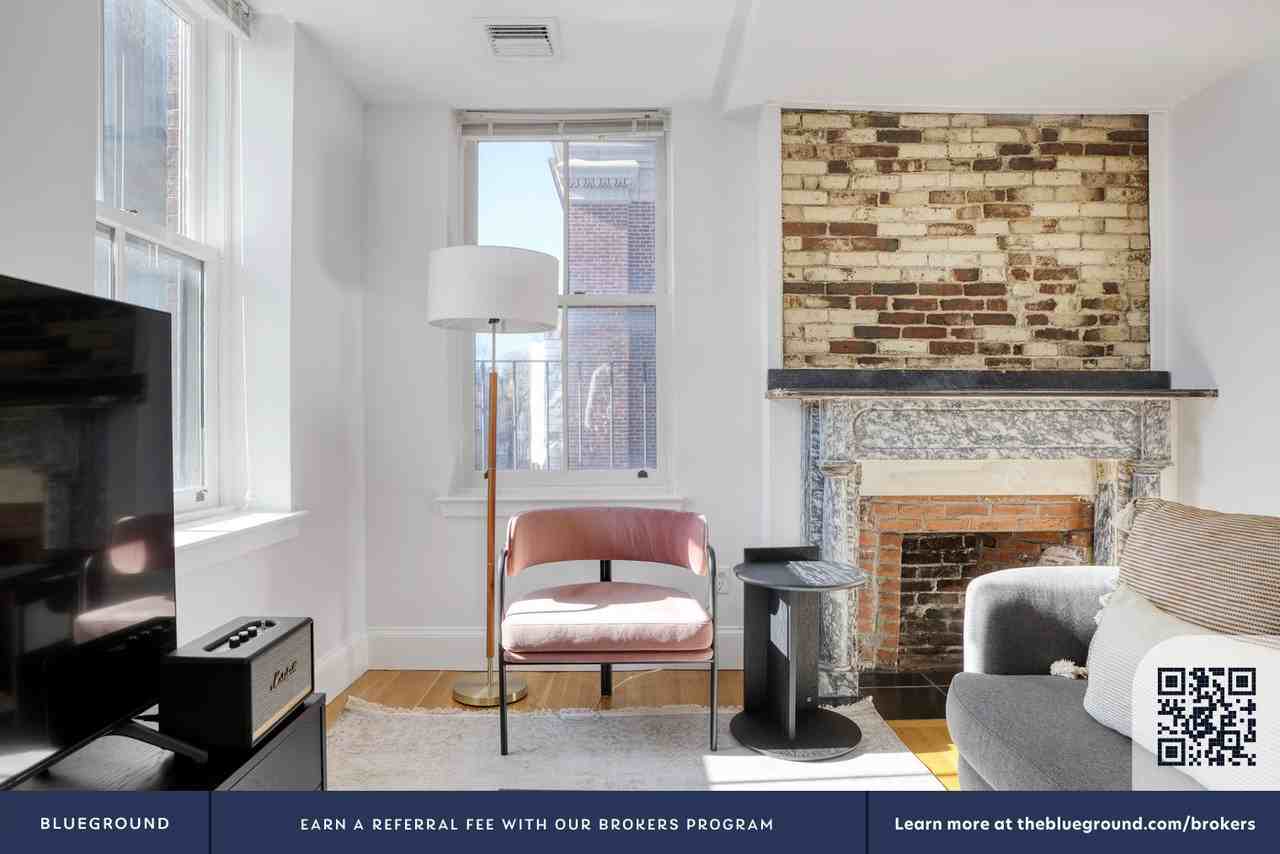 14 Derne St #827 - Photo 4 of 20