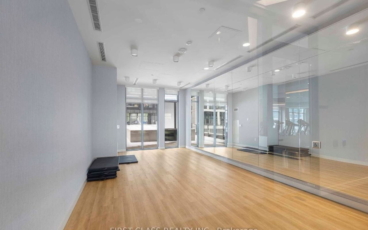 177 Front St E #1067474P - Photo 4 of 13