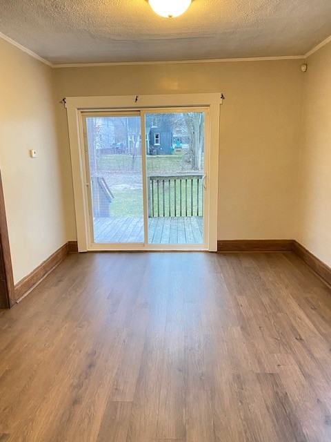 414 Allen Street - Photo 4 of 12