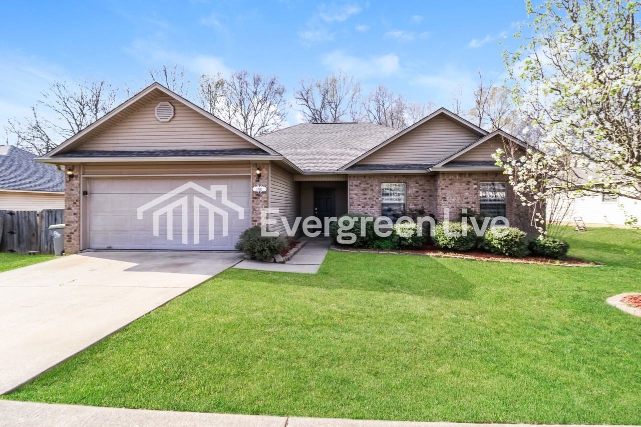 13913 Magnolia Glen Dr - Photo 2 of 15