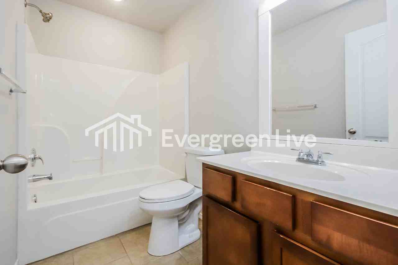 252 S Tamarind Cv - Photo 5 of 15