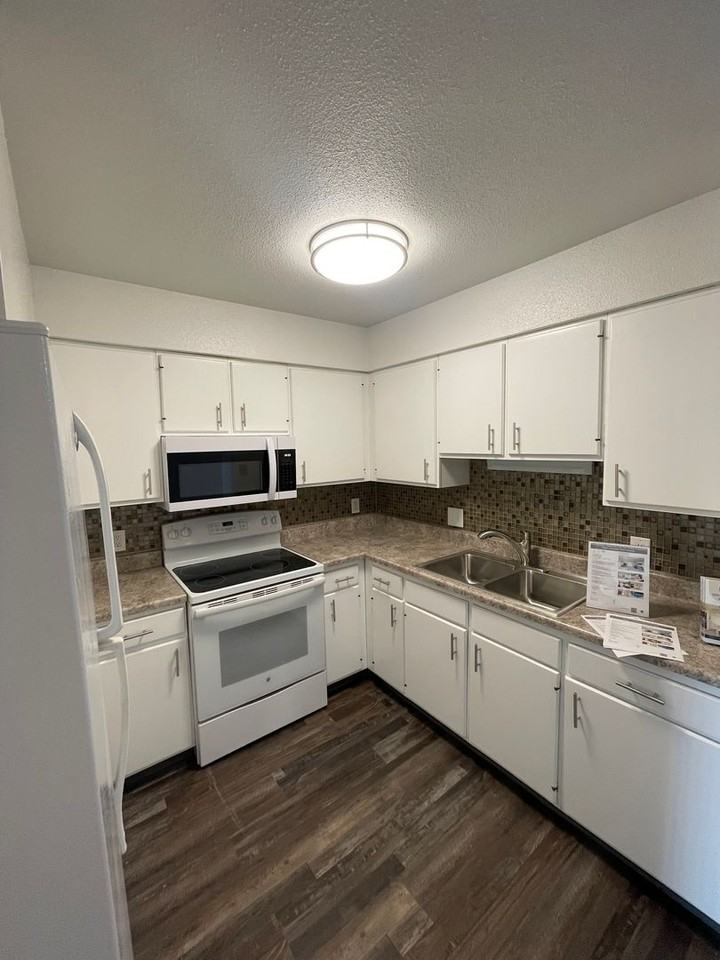 Edgemont Park Apartments - Photo 2 of 50