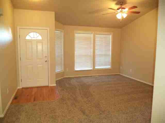 5217 N Forbes Ave - Photo 2 of 14