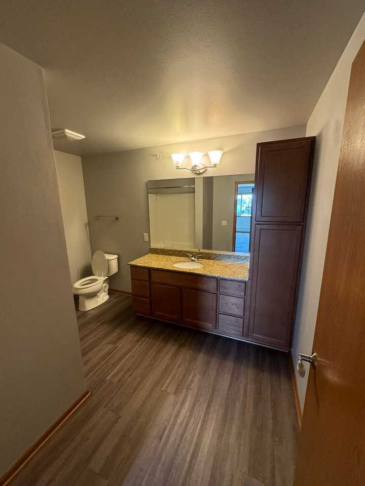 Fairhaven Court Apartments - Photo 7 of 20