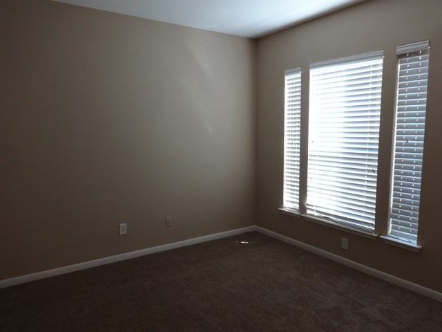 4001 Greenwood Way - Photo 2 of 18