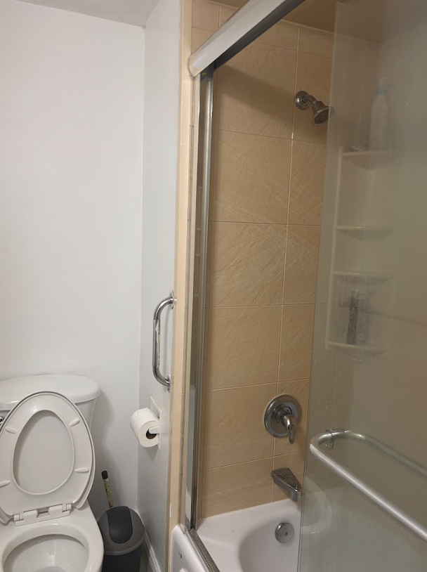 137 Ashton Cres - Photo 3 of 9