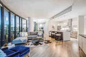 featured image of 3331 Lake St