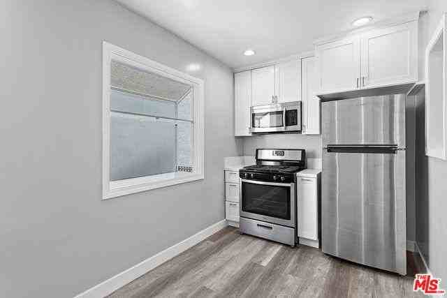 105 Roswell Ave #105 - Photo 2 of 16