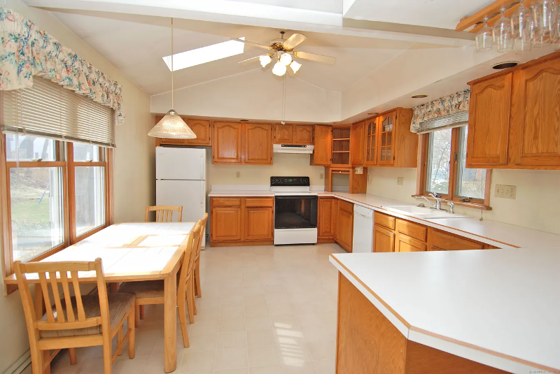 14 Buell St - Photo 3 of 4