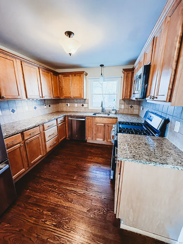21 Frederick St - Photo 3 of 4