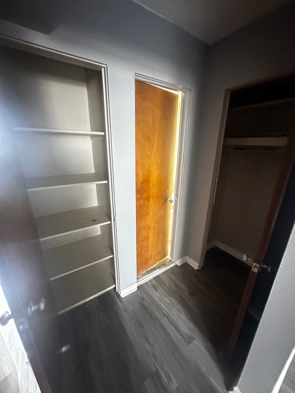 2812 East 130th Street - Photo 7 of 8