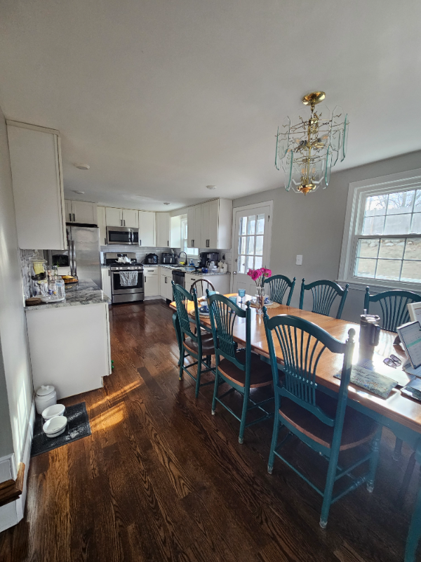 8 Lee St - Photo 4 of 20