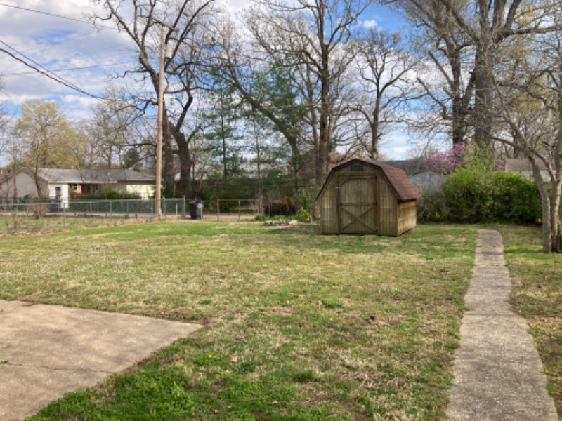 2426 Clay St - Photo 2 of 9