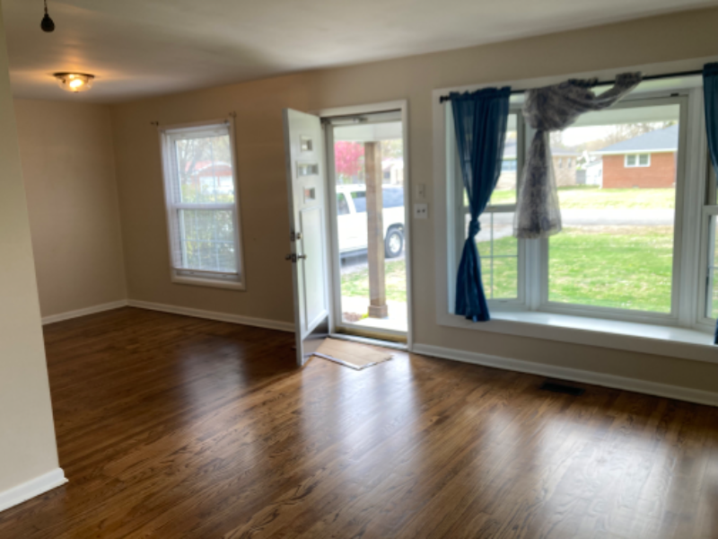 2426 Clay St - Photo 3 of 9