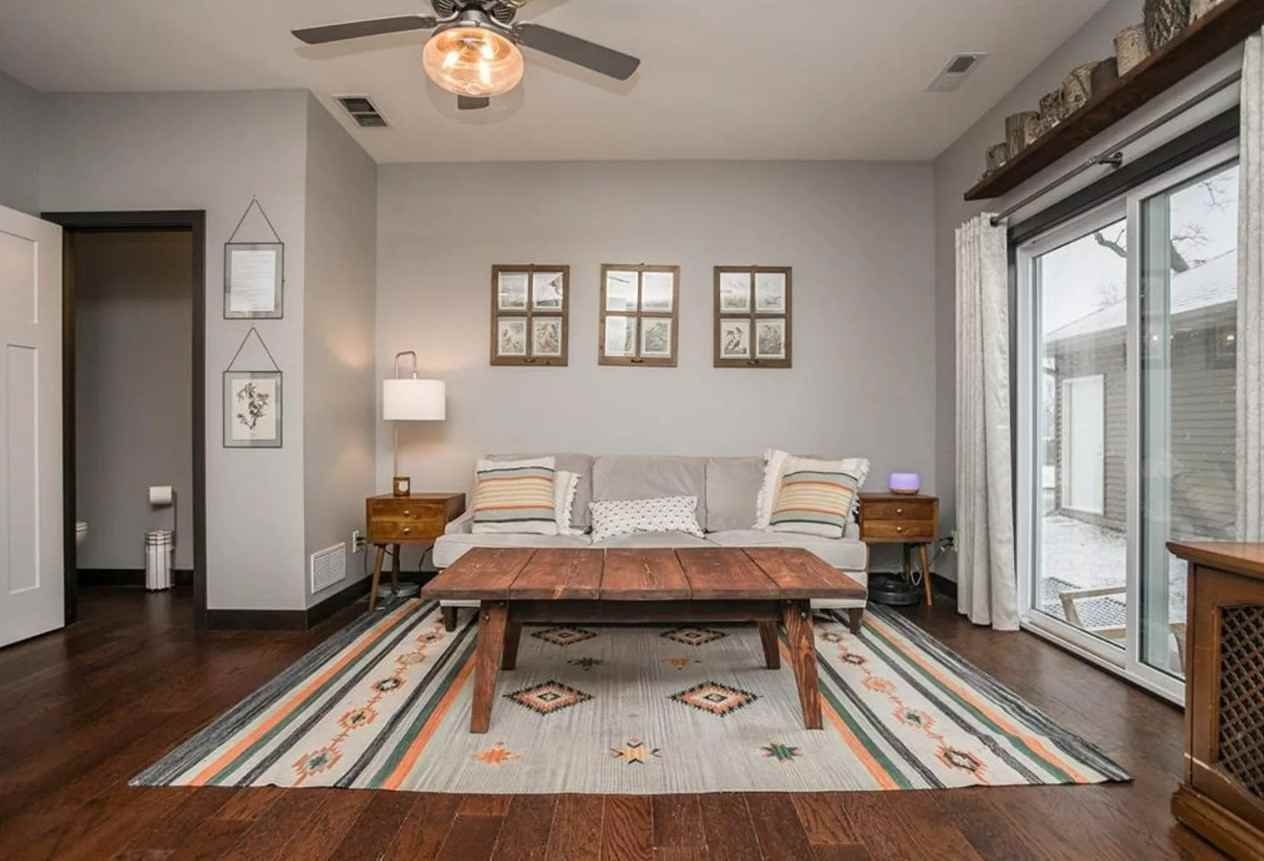 1023 6th St Se #3 - Photo 2 of 15