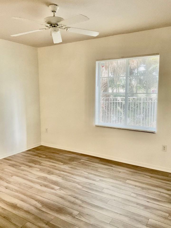 6533 Emerald Dunes Dr #108 - Photo 4 of 12