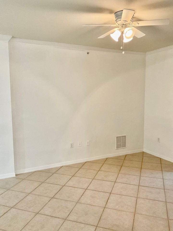 6533 Emerald Dunes Dr #108 - Photo 7 of 12