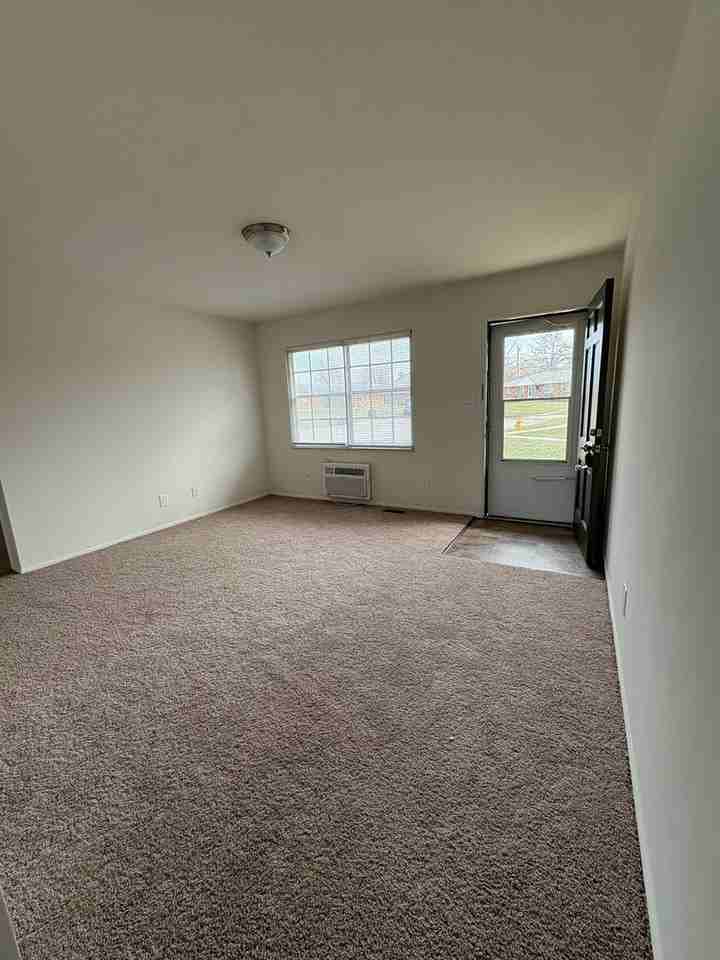 203 Marwood Ct - Photo 2 of 6
