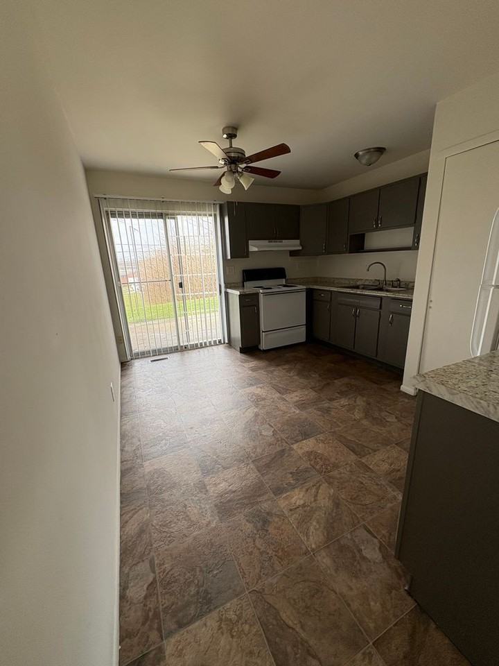 203 Marwood Ct - Photo 3 of 6