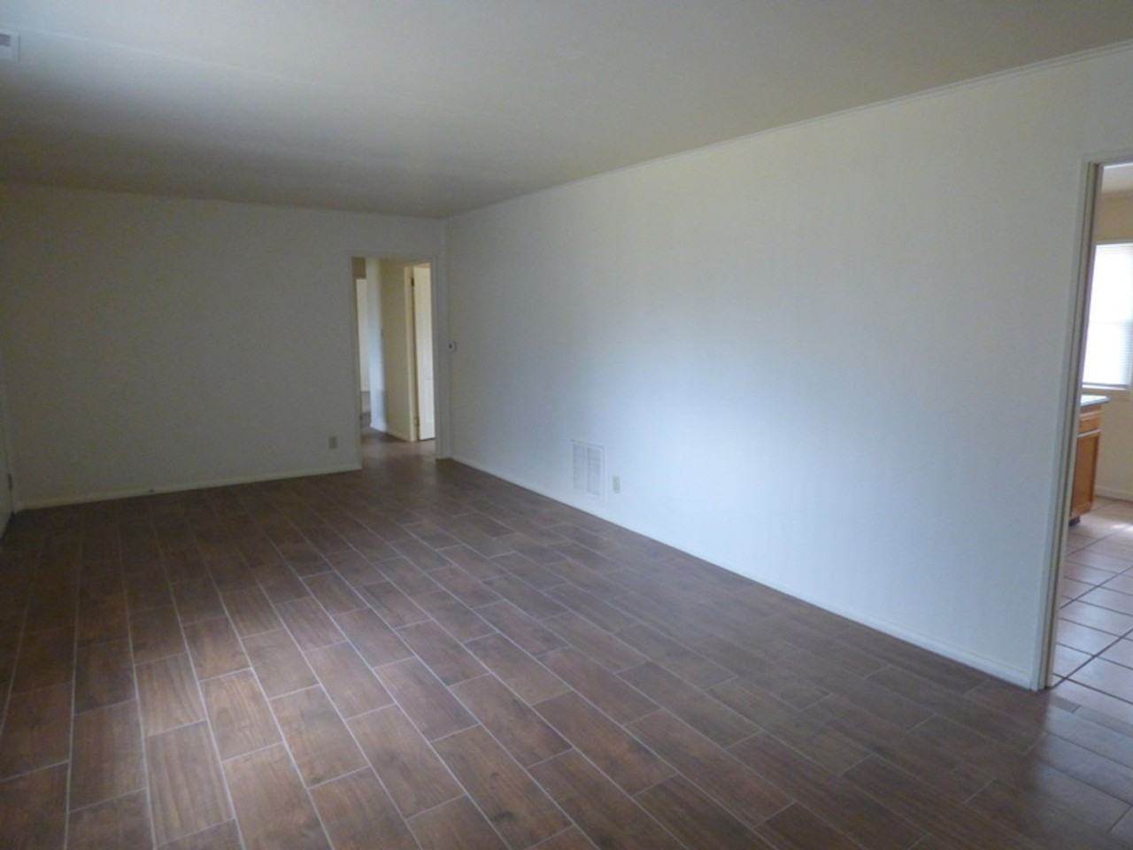 1510 E Pettit Ave - Photo 3 of 12