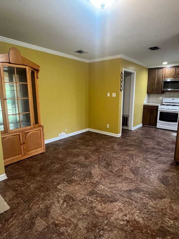 6317 Westwood Rd - Photo 3 of 13