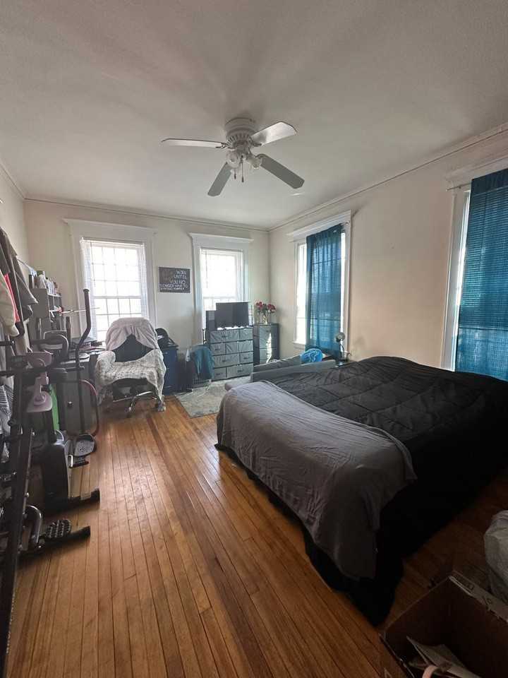 1277 Commonwealth Ave - Photo 5 of 23