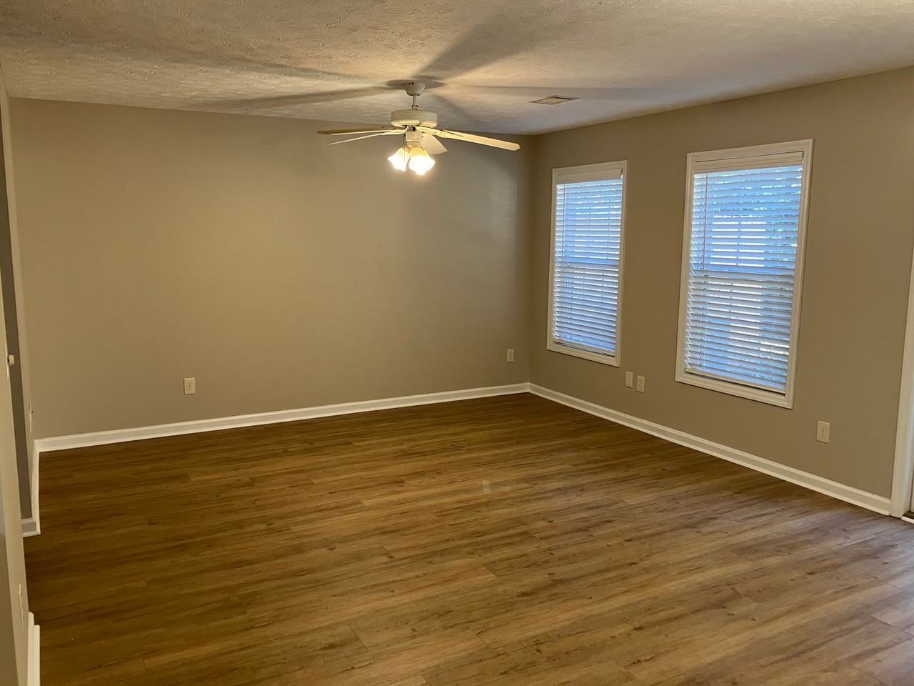 2428 E University Dr #1106 - Photo 4 of 11