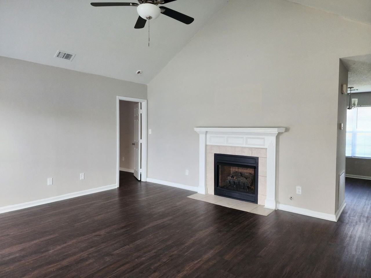 4331 Sanderling Dr - Photo 3 of 12