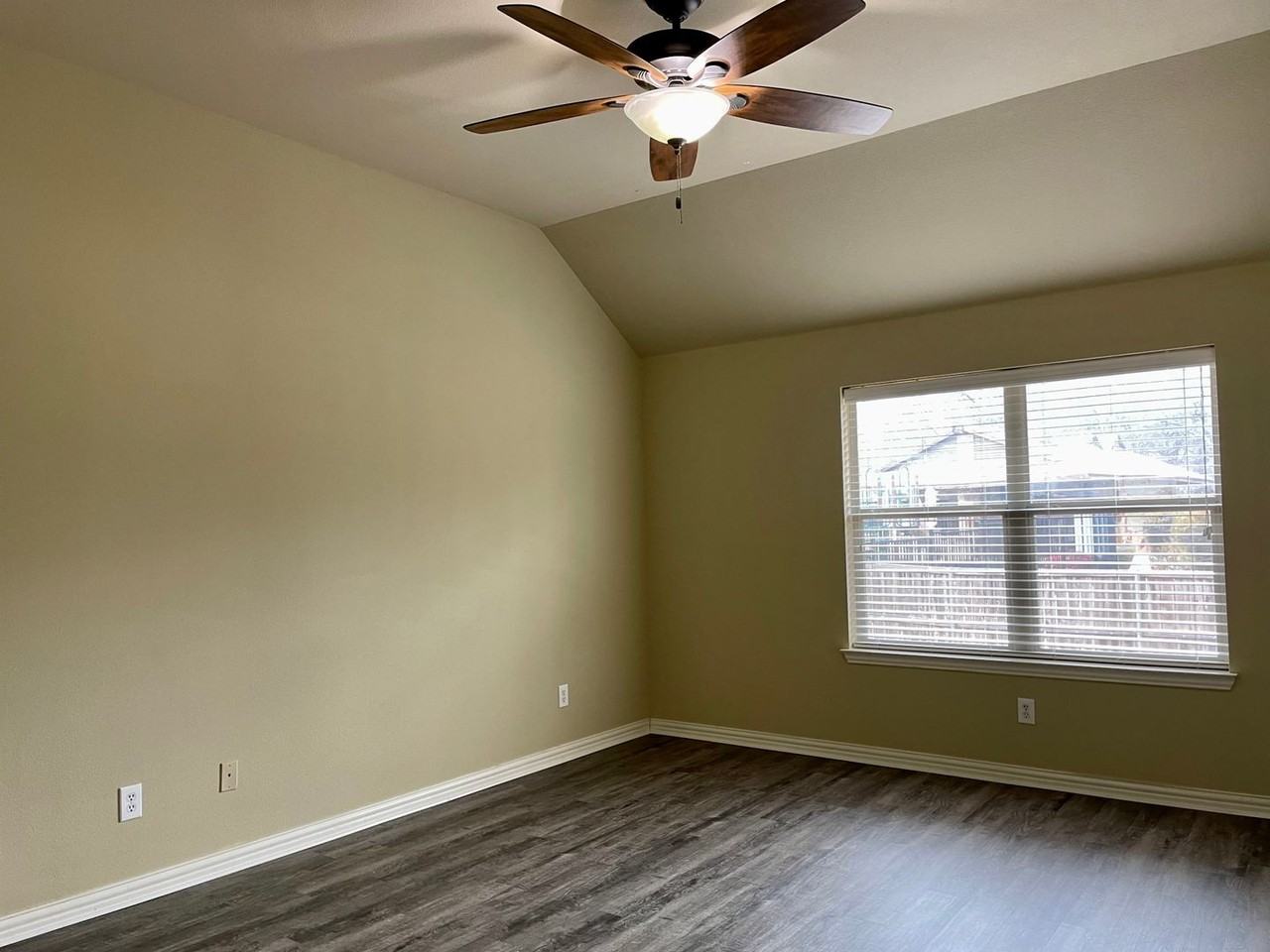 605 Knollwood Trail Ct - Photo 6 of 13