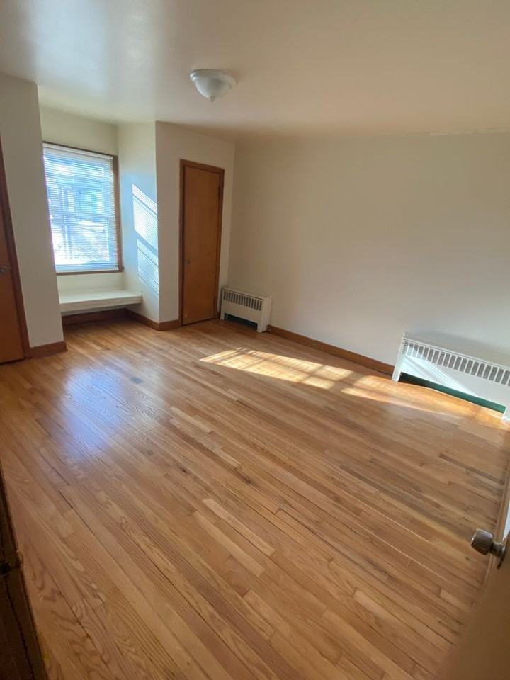 7220 W Burleigh St - Photo 5 of 10
