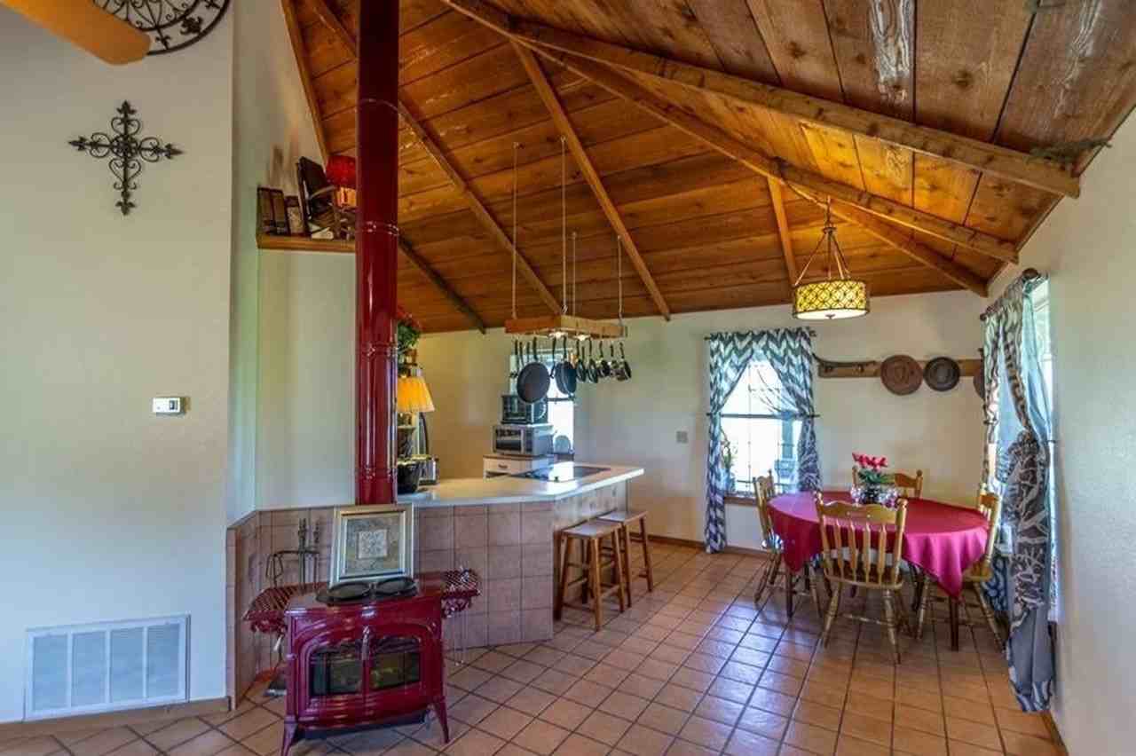 23673 E 980 Rd - Photo 3 of 10